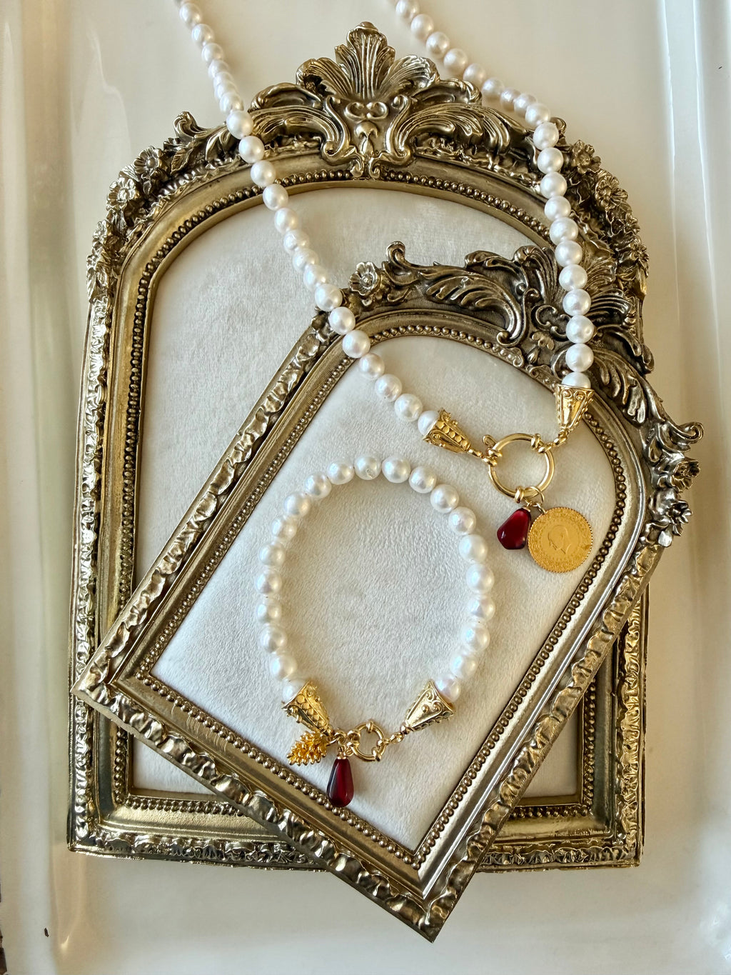 Scarlet Charm Pearl Set